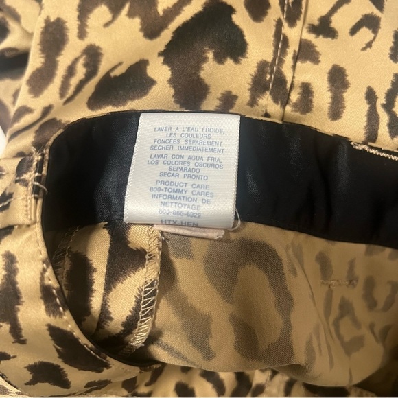 Tommy Hilfiger Vintage Size 9 Leopard Cargo Style Pants EUC Relaxed Fit - Picture 9 of 10